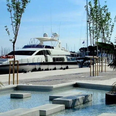 Modern And Practical In The Heart Of スプリト